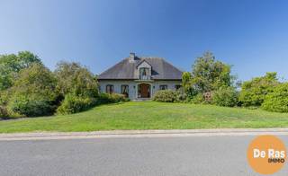 EERSTE BEZOEKDAG ZONDAG 24/08 VAN 9 U TOT 13U(enkel op afspraak!)AFFLIGEM - Ruime woning met landelijke charme.Deze karaktervolle woning in Affligem...
