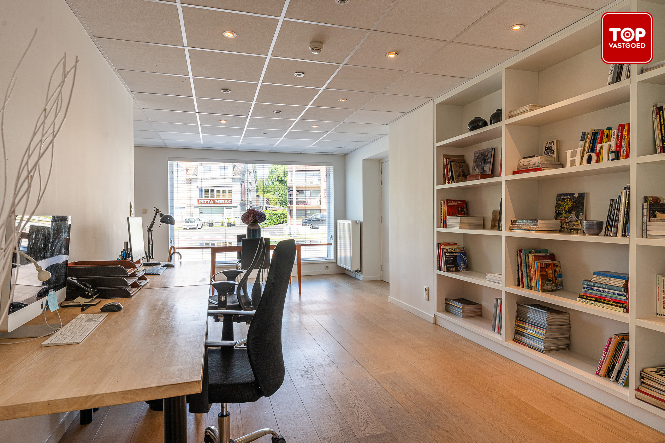 Instapklare combinatie van handelsgelijkvloers en bel-etagewoning op een uiterst gunstige locatie. - foto 2
