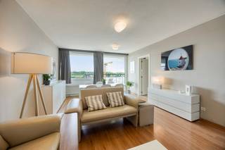 L'appartement bien entretenu du Lenneke Marelaan est idéalement situé à proximité des commerces, des transports en commun et des principales...