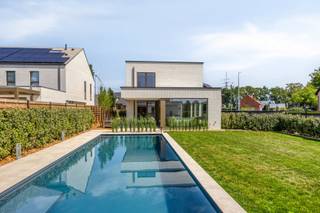 Zeer exclusieve energieneutrale nieuwbouwvilla (253 m2) met 3 slaapkamers, verwarmd zwembad en poolhouse gelegen te Paal (Beringen) op 8a21caGelegen...