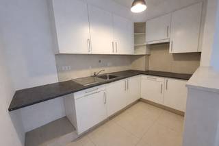 Op de Aartselaarstraat 20 bus 5 te 2660 Antwerpen bevindt zich dit lichtrijke appartement met twee slaapkamers, ideaal voor wie comfortabel wil...