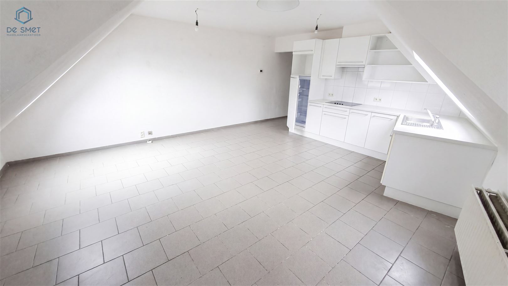 APPARTEMENT À RAFRAÎCHIR/BIEN LOCATIF AU CENTRE DE GERAARDSBERGEN À VENDRE - photo 4