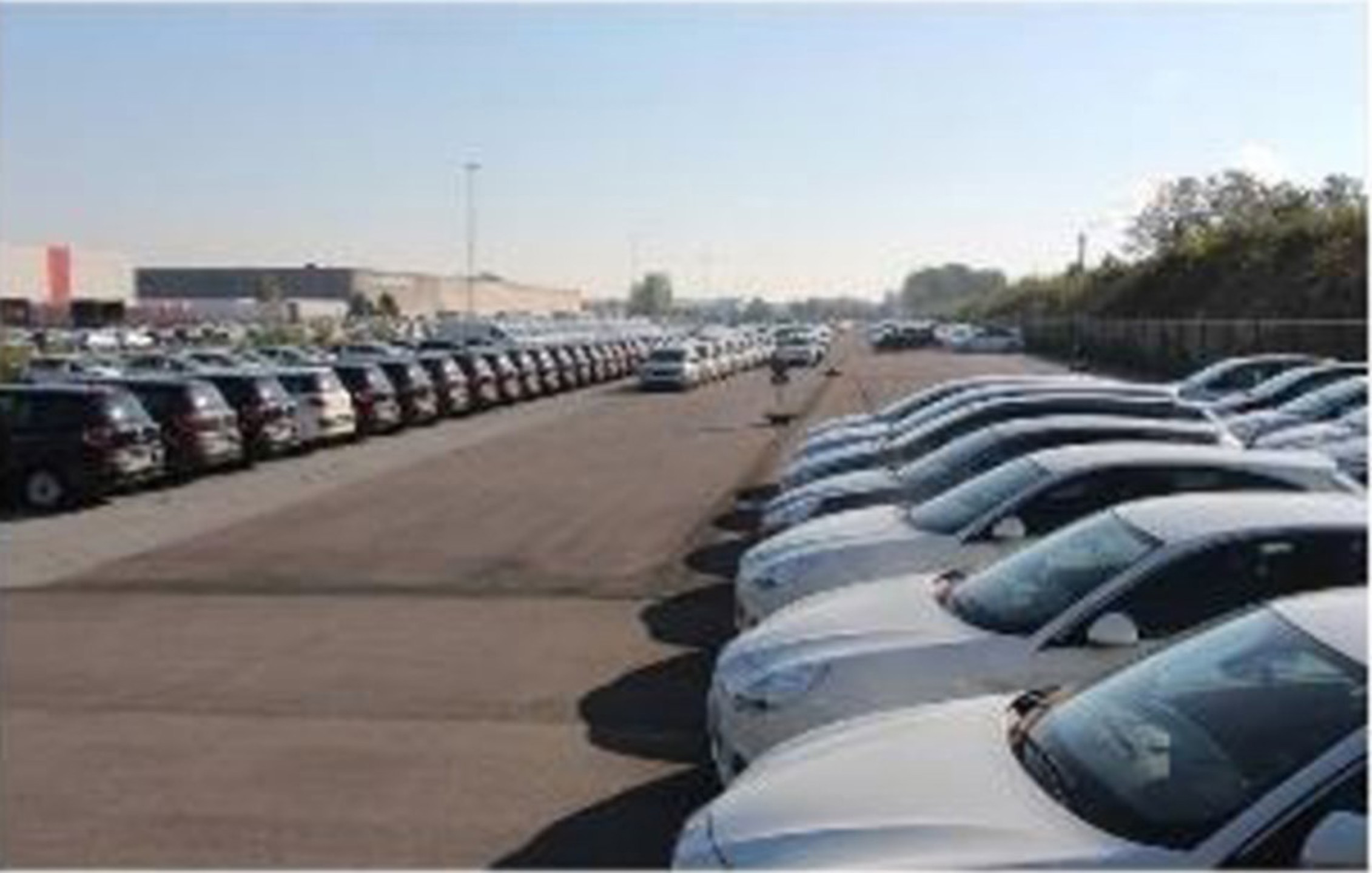 Verhard terrein/ Parking langs A12/Boomsesteenweg Wilrijk  - foto 3