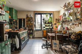 Deze gezellige rijwoning met 3 slaapkamers werd gerenoveerd in 2020 en heeft een EPC label BQua ligging zit je werkelijk overal dichtbij. Met de...