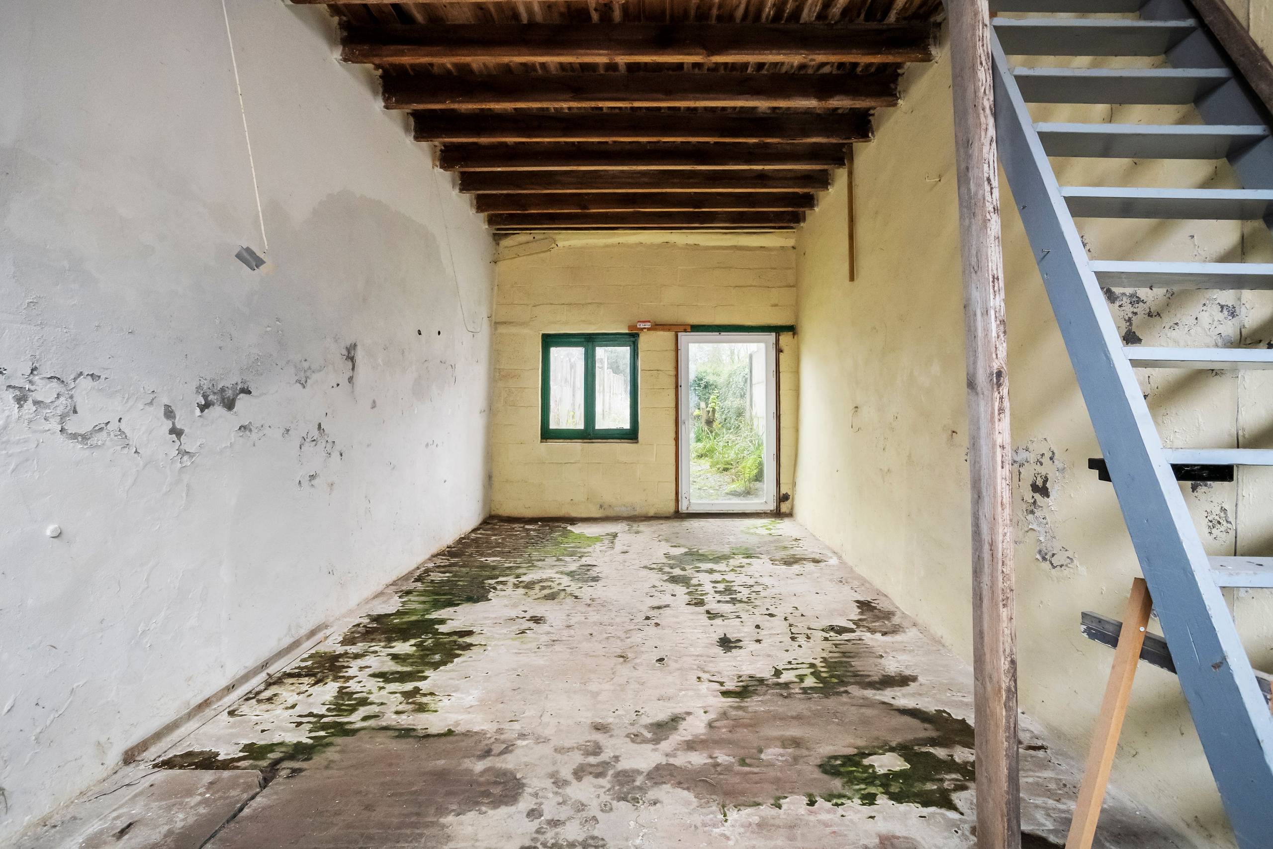 Garage met zolder en tuin in Roesbrugge. - foto 4