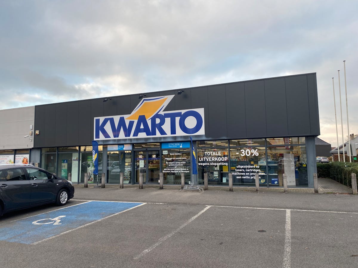 Baanwinkel of approximately 650 m² in a commercial location in Izegem - photo 5
