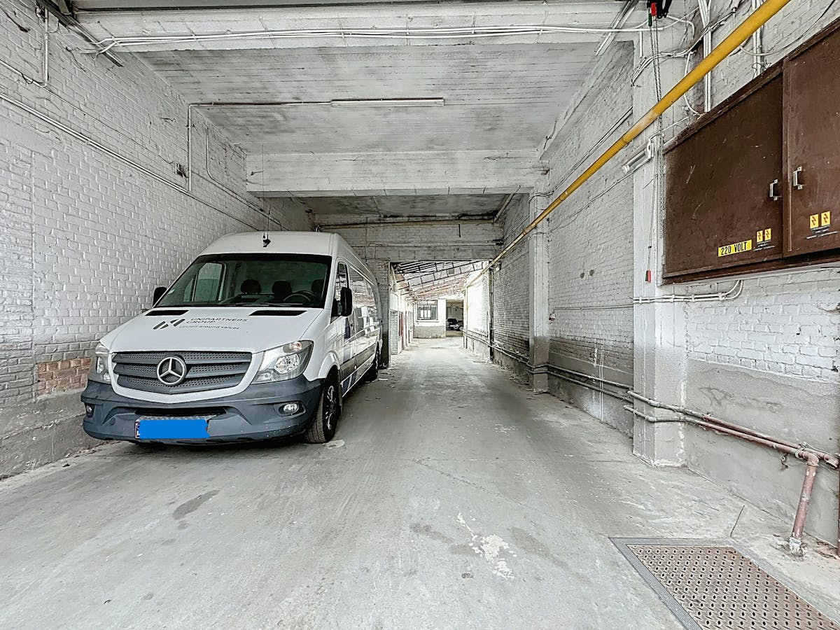 Entrepôt à vendre avec jusqu'à 20 places de parking à Terhagen - photo 2