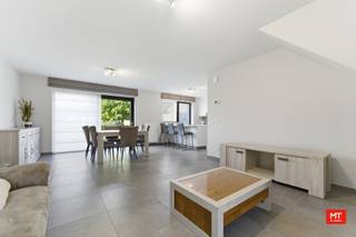 Op het einde van een doodlopende straat, in een rustige en kindvriendelijke woonwijk nabij alle voorzieningen in Langemark, bevindt zich deze...