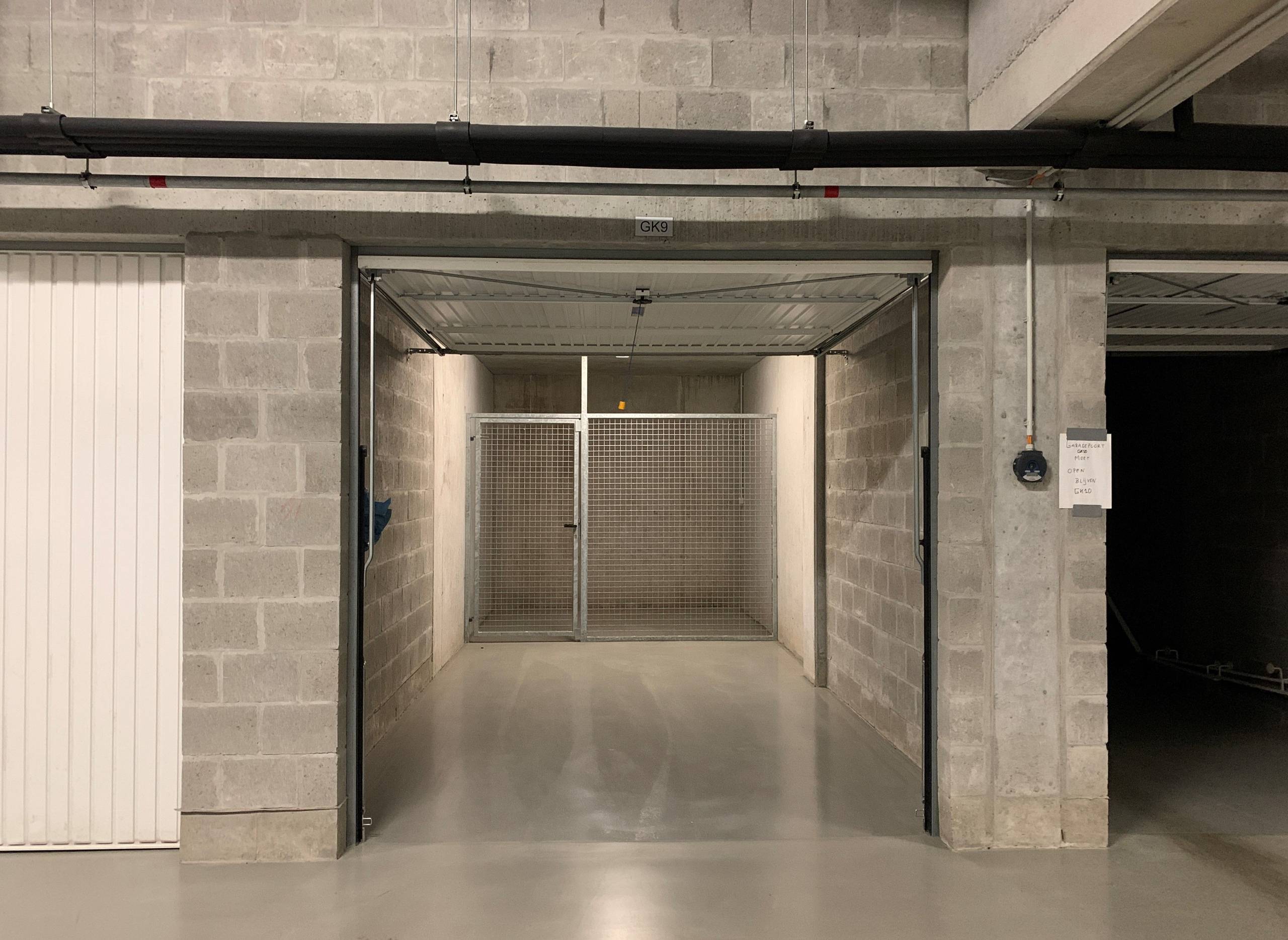 Ondergrondse garagebox met aparte (fietsen)berging te Brugge - foto 2