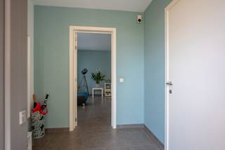 Bent u op zoek naar een volledig instapklare woning met vijf slaapkamers en een oprit voor drie wagens?Dan is deze woning precies wat u zoekt!We...