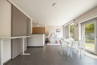 Dit ruim appartement bevindt zich op de eerste verdieping van een recent gebouw. Het pand is ingeplant in de hippe en bruisende buurt van...