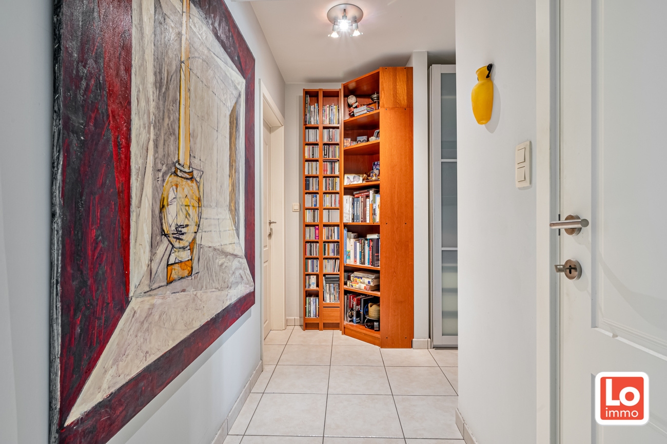 VERKOCHT! Ruim en gezellig appartement met garage in het centrum Lochristi! - foto 4