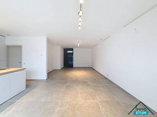 Plan nu jouw bezoek voor één van de bezoekmomenten in via de website van Immo Stijn. In deze nieuwbouwwoning komen comfort, charme en...