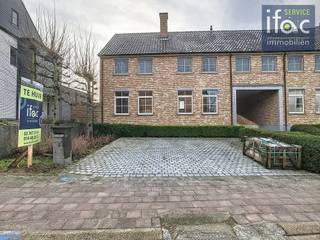 Prachtige energiezuinige woning (EPC B!) met 5 slaapkamers gelegen te Vossem (Tervuren). Gelijkvloers (natuursteen): inkomhal, apart toilet,...