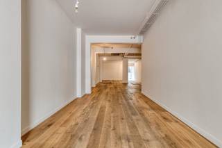 Commercieel Vastgoed op de LippenslaanOp zoek naar de ultieme locatie voor uw onderneming? Dit riante handelspand van 140 m² aan de...