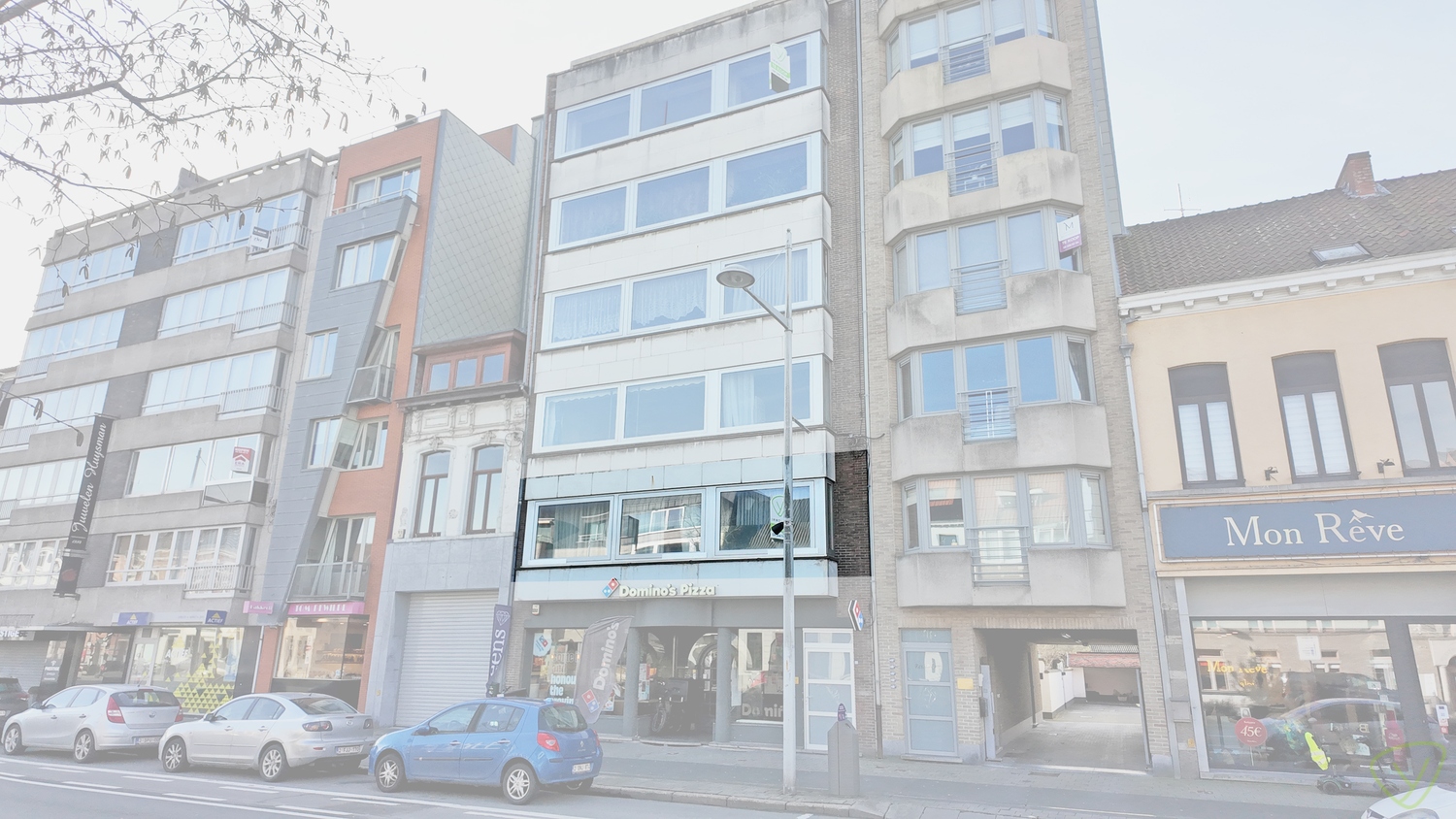 Lichtrijk en ruim 3-slaapkamerappartement op centrale ligging - foto 2