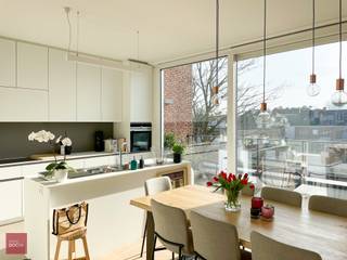 Instapklaar nieuwbouwappartement op 2e verdiep bestaande uit inkomhal, ruime living, open geïnstalleerde keuken, 2 slaapkamers, wasplaats...