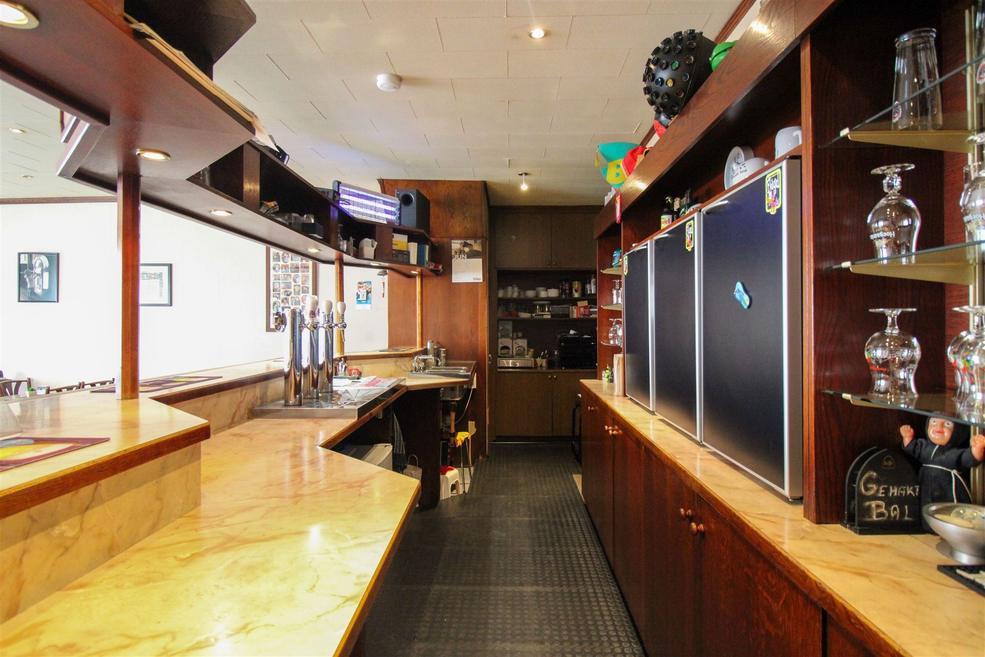 Handelspand met woonst te koop gelegen op toplocatie in Maasmechelen! - foto 4