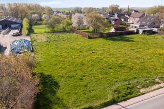 Deze bouwgrond is rustig gelegen in Neervelp, in groene omgeving. Het perceel biedt de ideale kans om uw droomwoning te realiseren.Deze bouwgrond...