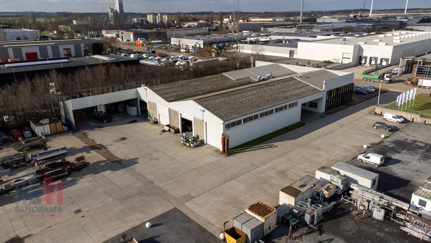Bedrijfsgebouw van 2.537 m² op een industriegrond van 5.641 m² - foto 1