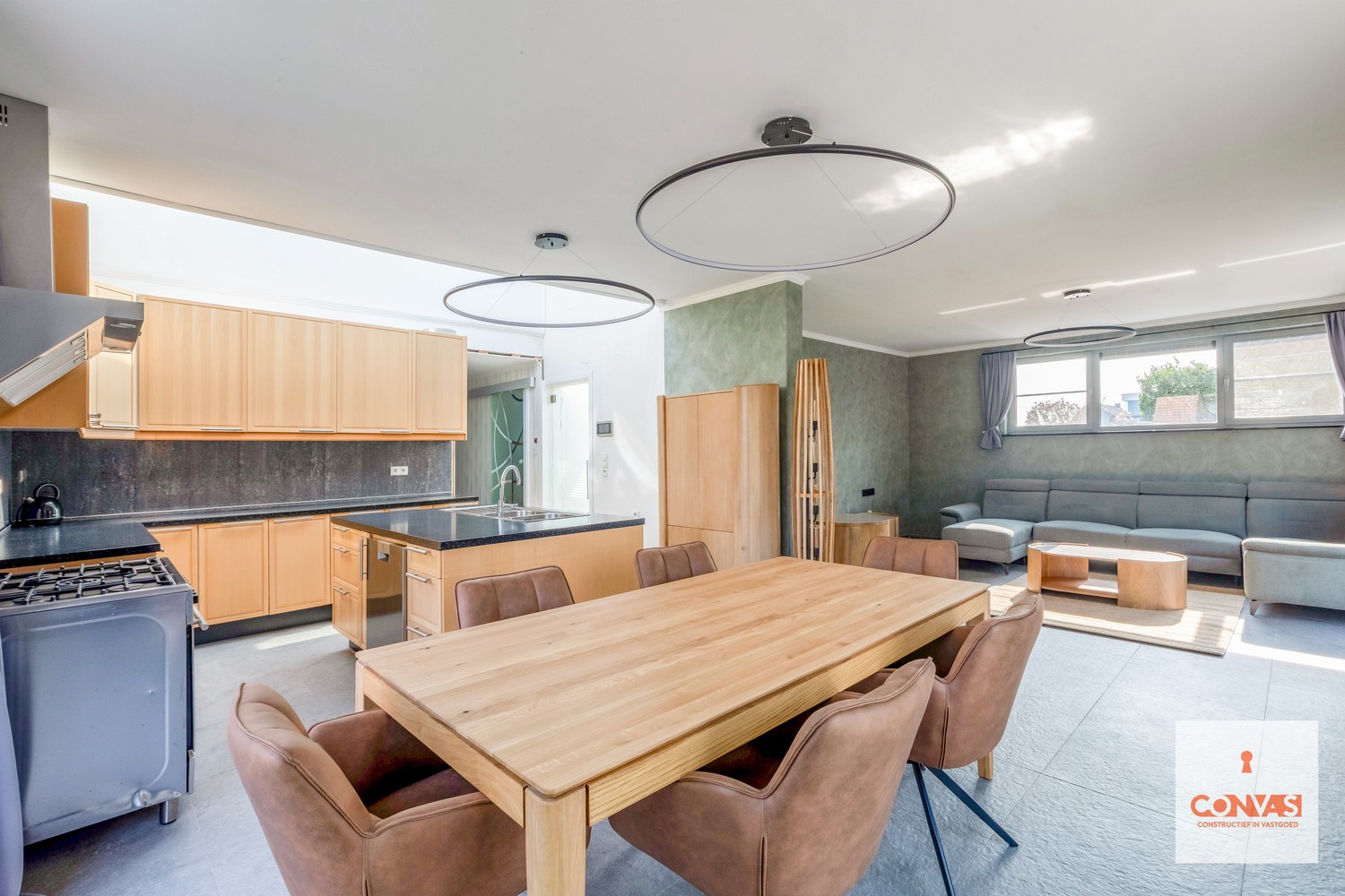 Deels gerenoveerde gezinswoning met grote tuin - foto 5