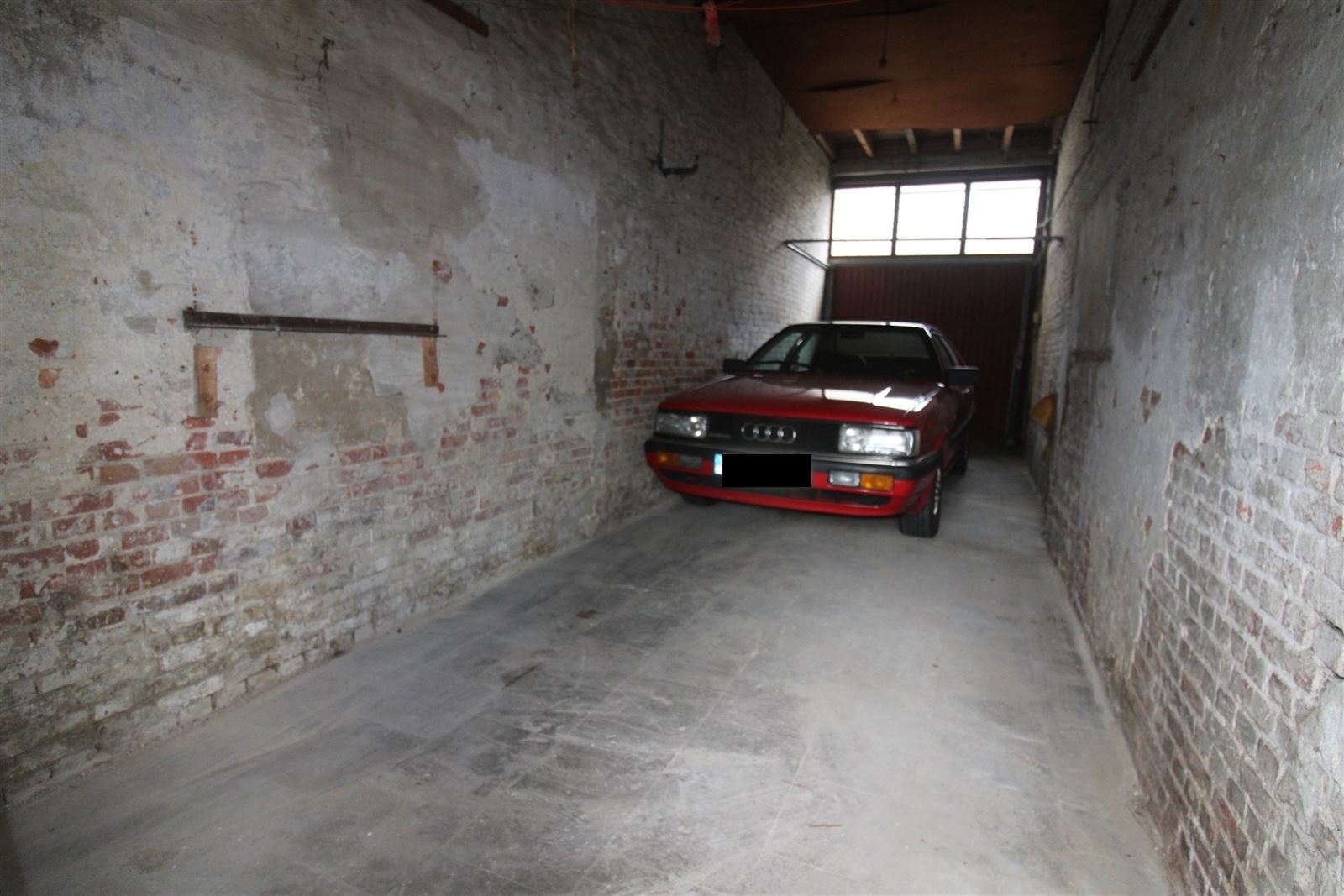 Volledig te renoveren woning met garage en parking - foto 2