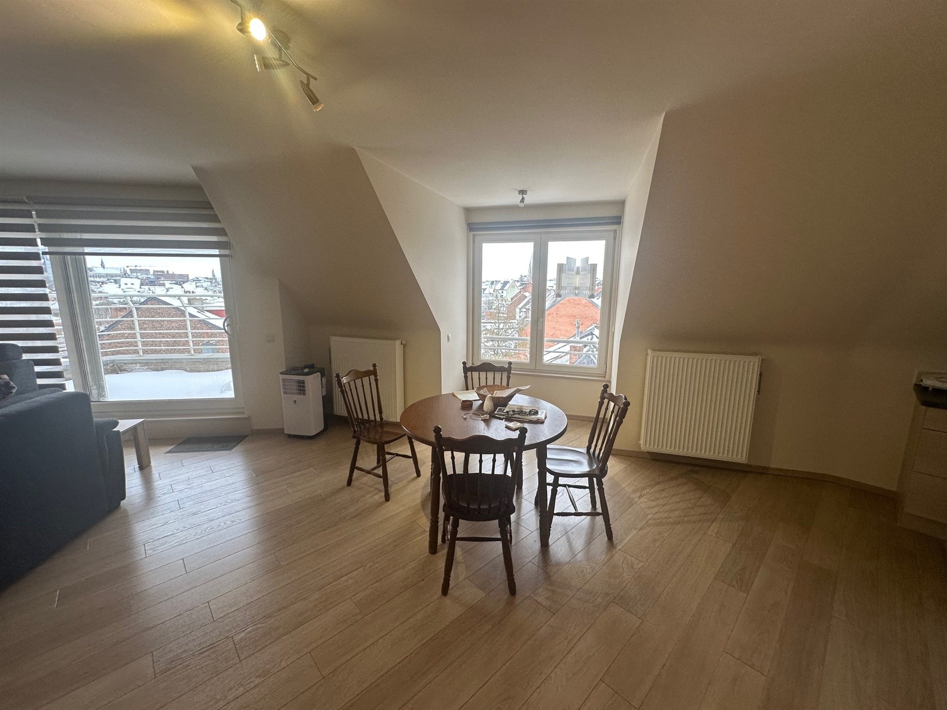 Ruim appartement met 2 slaapkamers nabij het centrum - foto 5