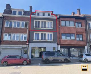 Gunstig gelegen duplex-appartement in het centrum van TongerenDit duplexappartement treffen we aan in een kleine residentie, bestaande uit 3...