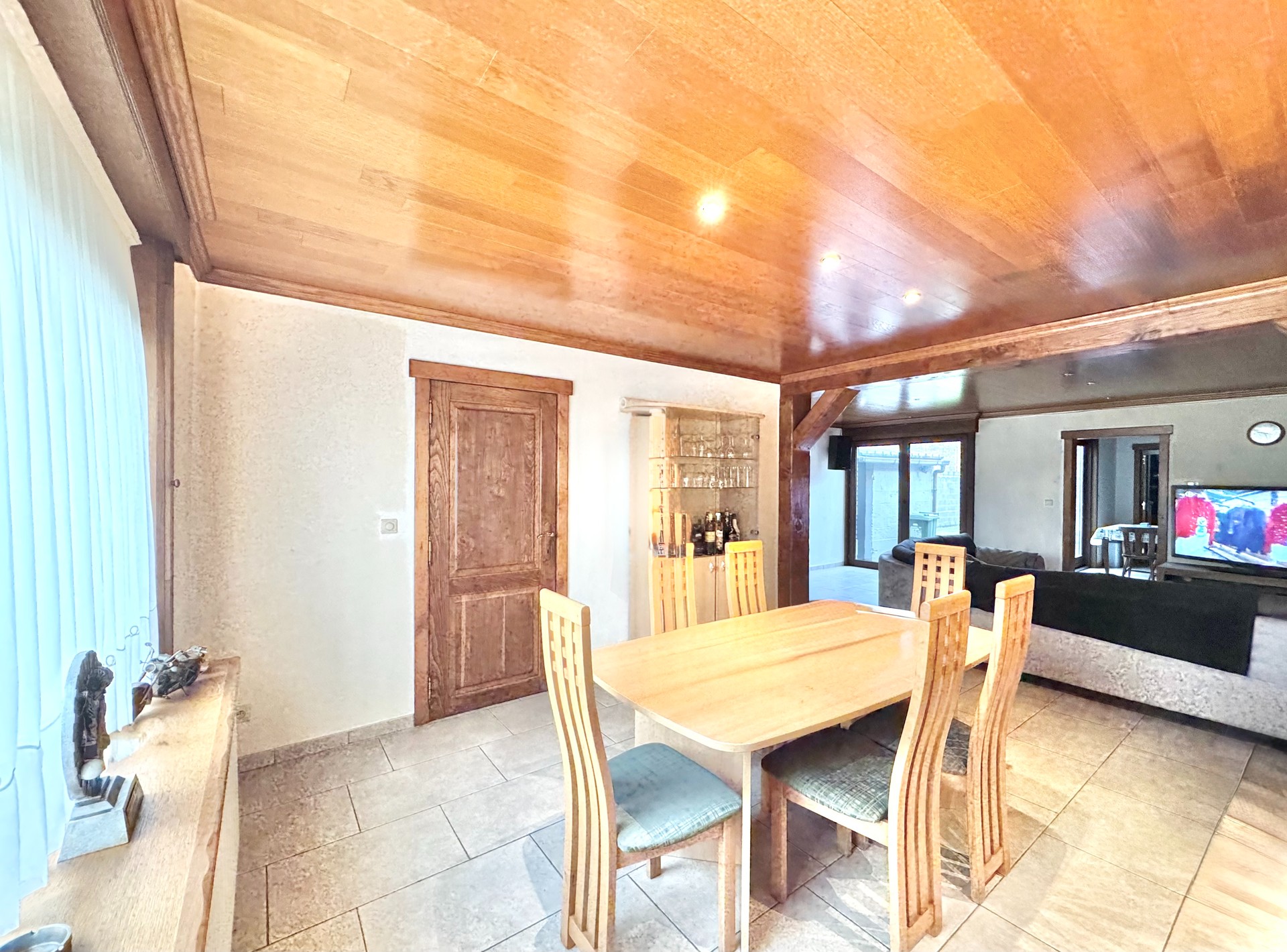 WONING MET TUIN & GARAGE OP 240 M² - foto 4