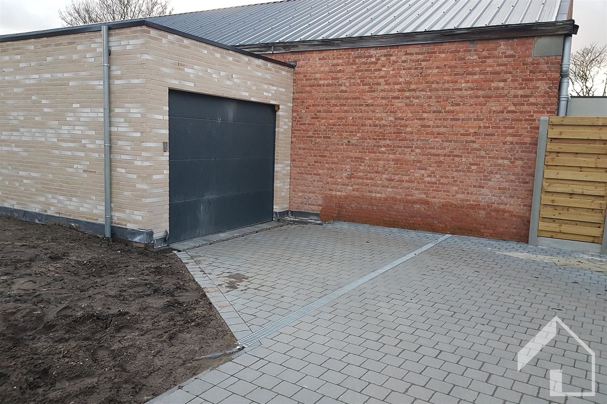 Garage - photo 5