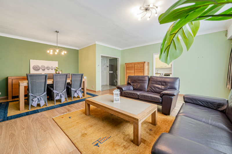 RUIM INSTAPKLAAR APPARTEMENT MET 3 SLAAPKAMERS EN GARAGE - foto 5