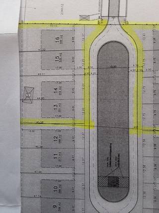 Bouwgrond voor halfopen bebouwing op een van de mooiste locaties in het residentiële Vosselaar.
Kenmerken:
Zeer kindvriendelijke, doodlopende straat.
Gelegen aan een speelveldje voor het perceel.
Afmetingen:
12,23 m straatbreedte.
Diepte perceel: 44m .
5,32 are
Gond ligt klaar voor bebouwing, alles in orde met bouwvergunning.
Zuidgerichte tuin..
Vraagprijs via immoscoop