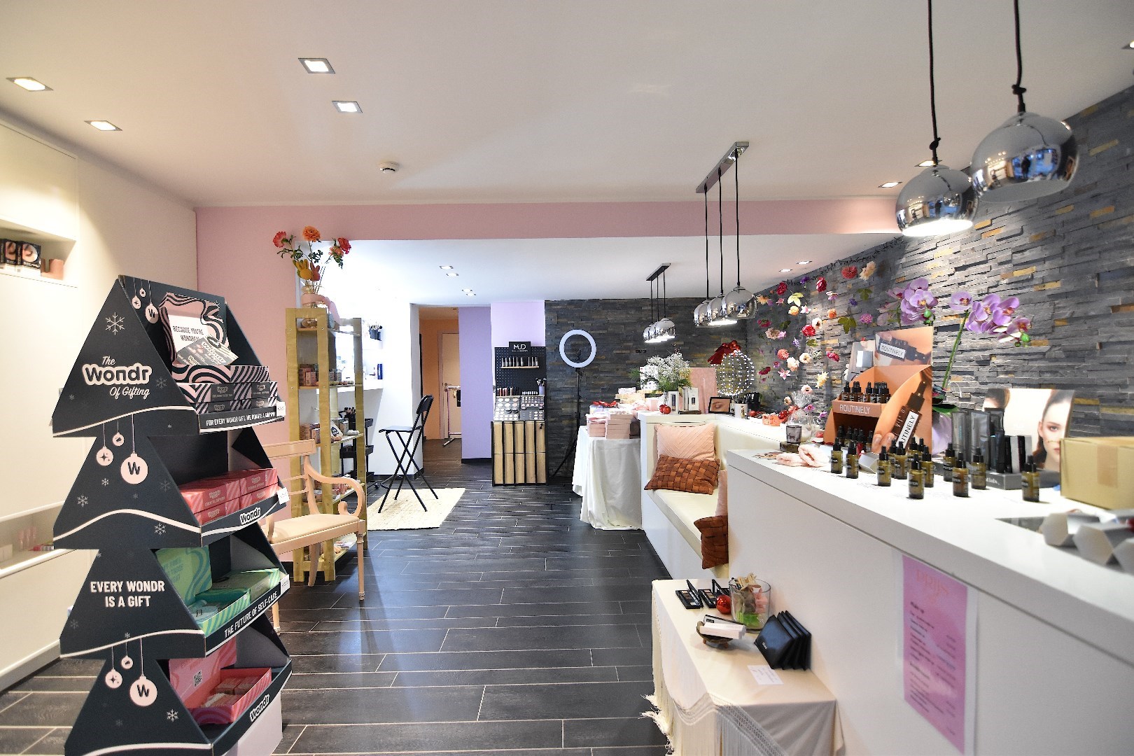 Commercieel handelsgelijkvloers / kantoorruimte - foto 4