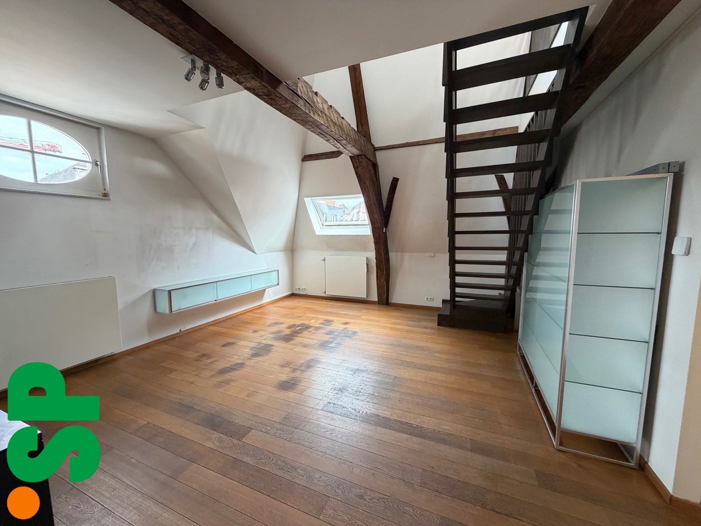 Charmant duplex-appartement met uitzicht op de kathedraal - foto 3