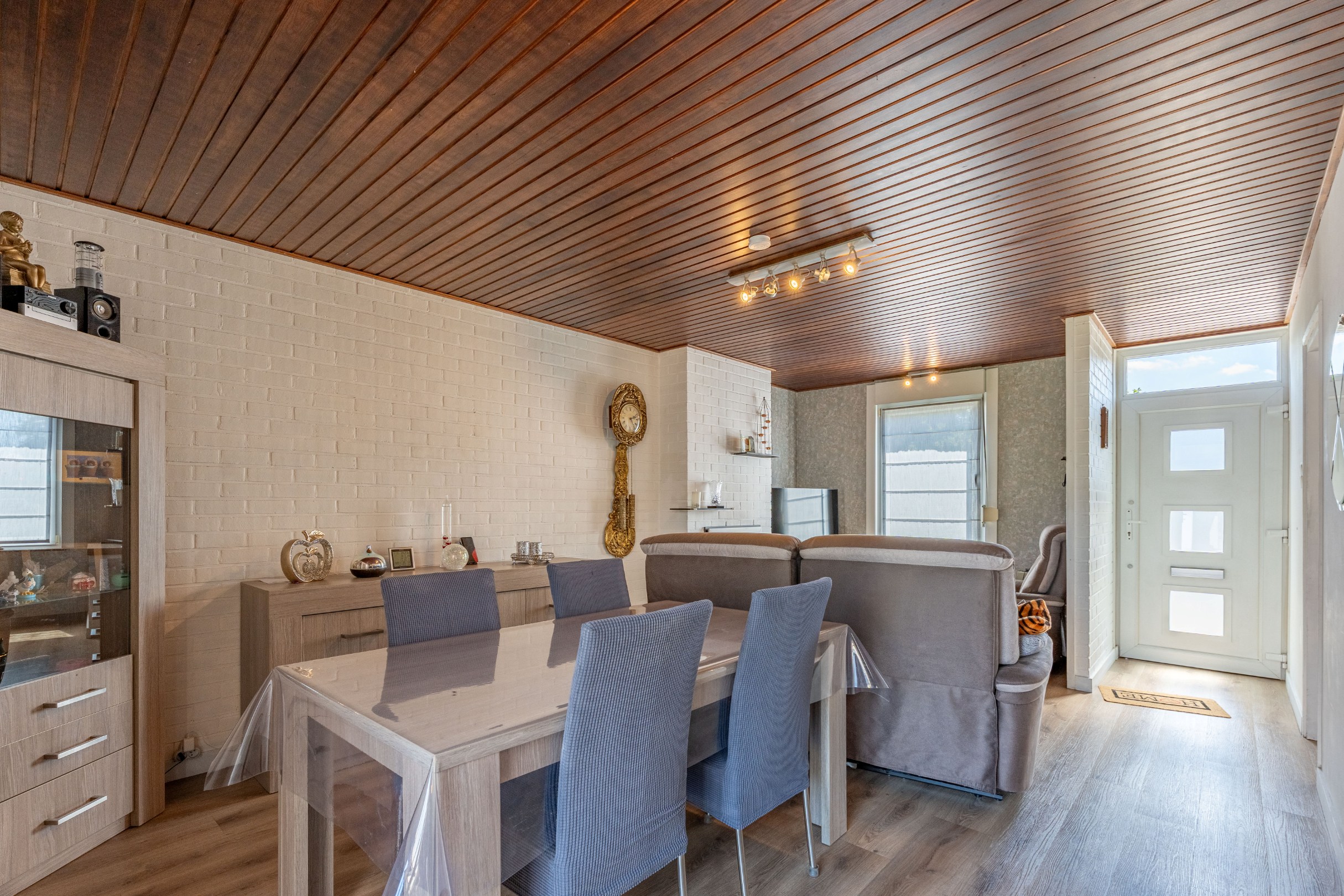 Charmante woning met slaapkamer gelijkvloers en immense tuin - foto 4
