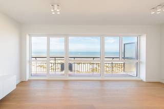 Appartement rénové d'une chambre à coucher avec vue frontale sur la mer à vendre.Cet appartement a été entièrement rénové avec des matériaux de haute...