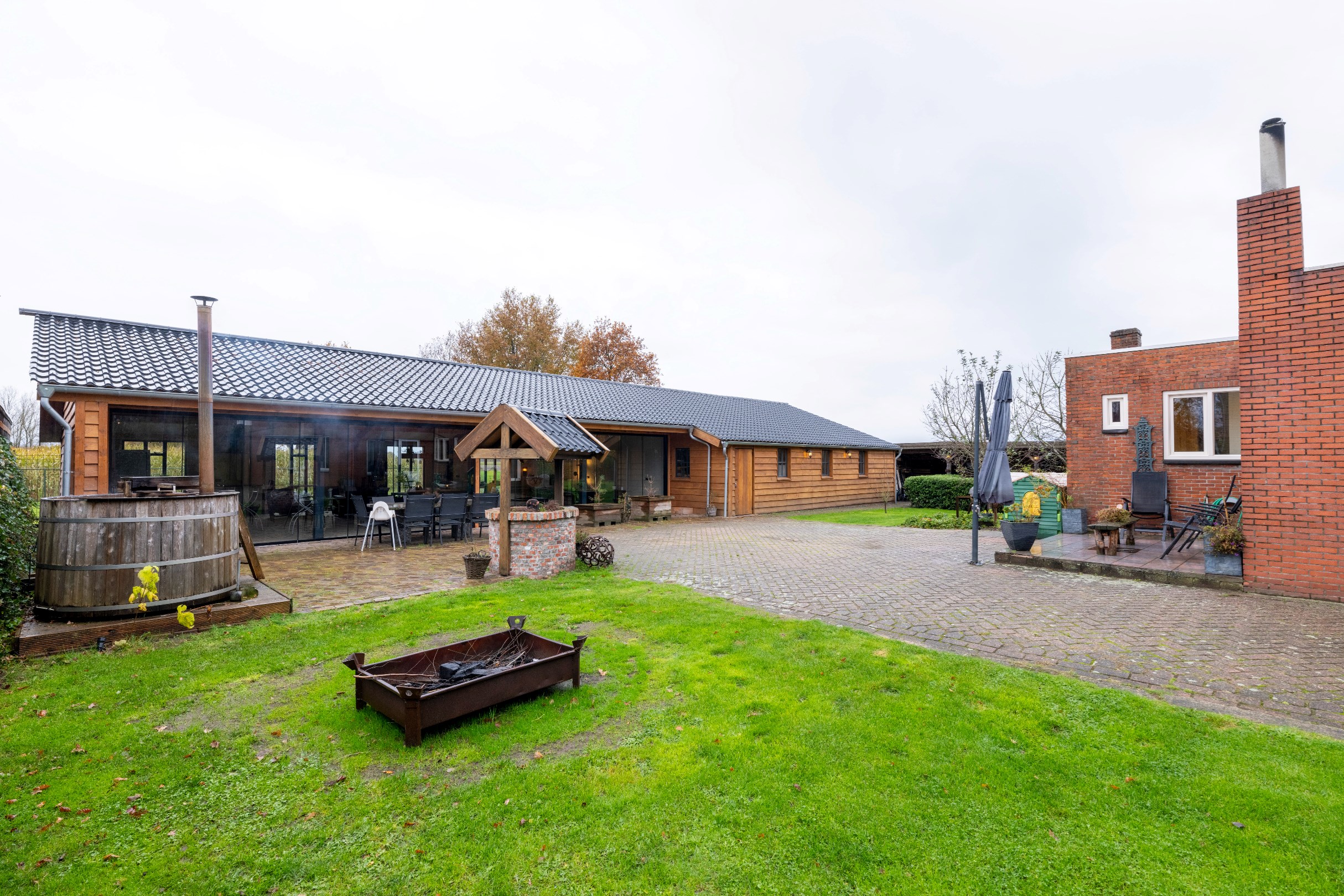 Groen gelegen woning met ruim bijgebouw op perceel van +/-  1.523m² te Poppel! - foto 4