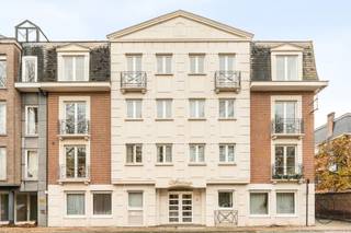 Uniek en luxueus penthouse op de bovenste verdieping, omgeven door een prachtig uitzicht op het park en het gerestaureerde kasteeltje...