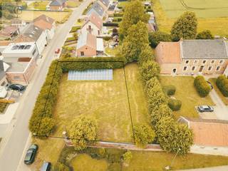 Bouwgrond voor open bebouwing – prachtig hoekperceel van 7a 87ca in NeerwindenNeerwinden – Donkerstraat 1Oppervlakte van 7a 87caIn het charmante en...