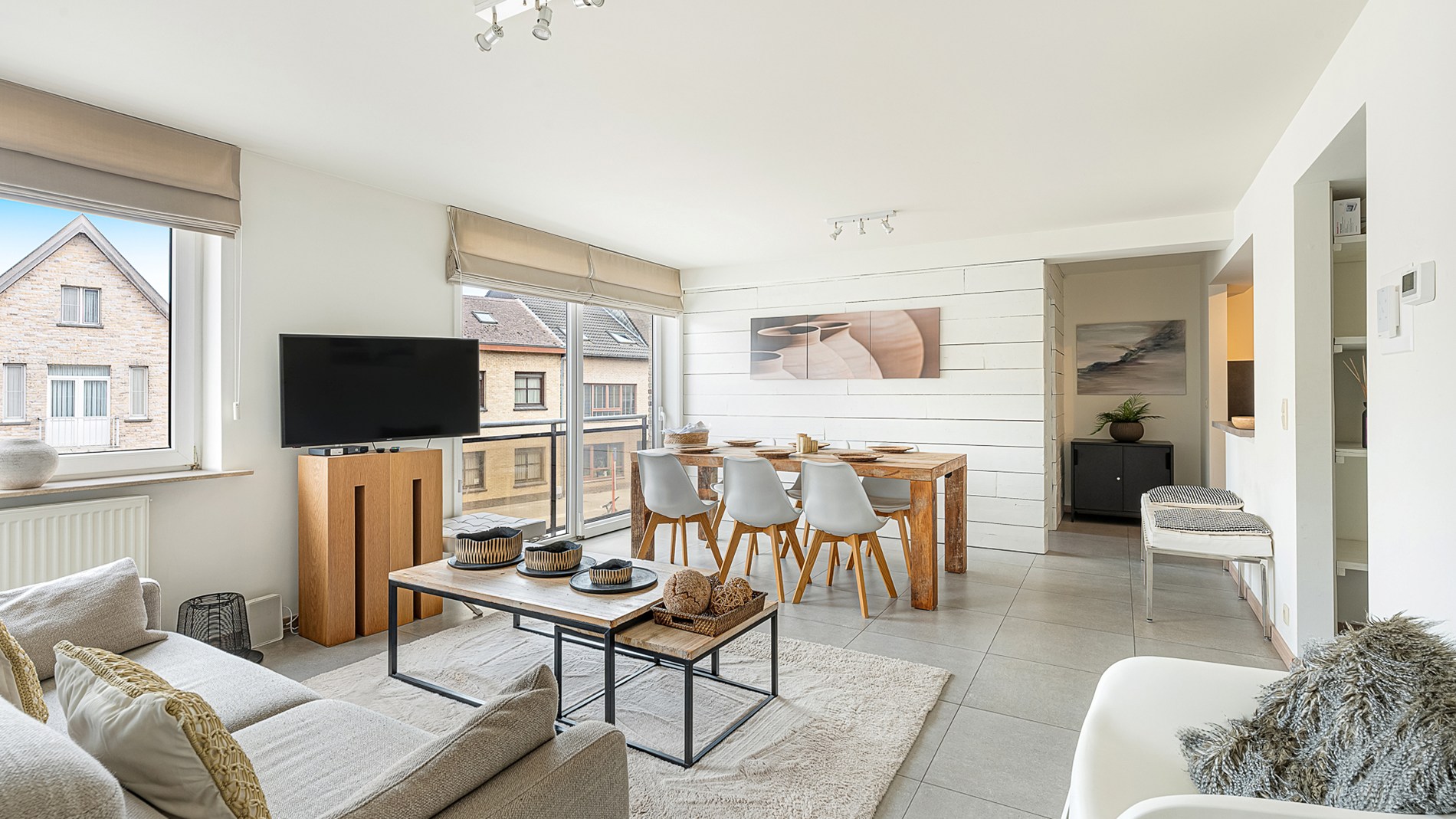 Breed appartement met 2 slpks. in centrum Knokke - foto 2