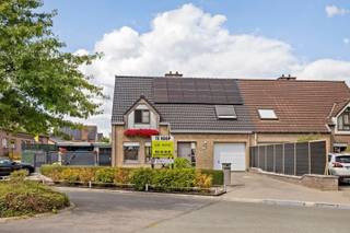 Ben je op zoek naar een energiezuinige en instapklare woning in een rustige, doodlopende wijk? Deze halfopen bebouwing uit 2001 in het...