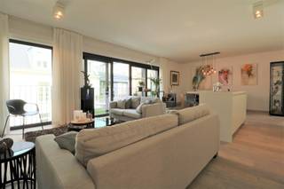 OPEN DEUR Zat. 28/3 Dit gemeubeld appartement met 3 slpks is vrijblijvend te bezichtigen op zaterdag 28/3 tussen 12u30 en 13u30. U bent van...