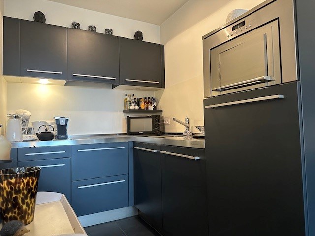 Prachtig instapklaar 2 - slpk. Afwerking met luxe - materialen. Open zicht op laan! - foto 4