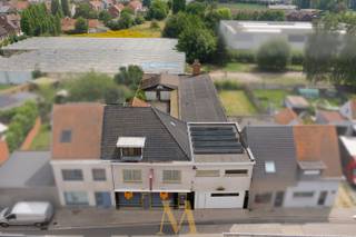 In het hart van Desselgem bevindt zich dit uitzonderlijk veelzijdige eigendom waar wonen en werken perfect samenkomen. Dankzij de uitstekende...