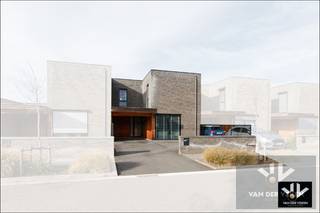 Instapklare, recente en energiezuinige woning met 3 slpk en volledig omheinde tuinTROEVEN:- Recente instapklare woning van 2015 - Gelegen in het...