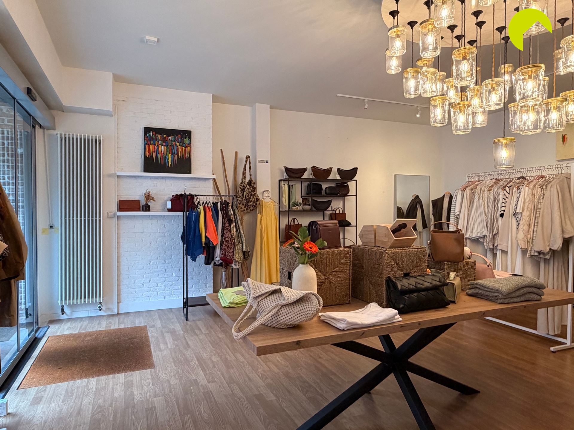 Commercieel gelijkvloers met grote etalage en tuin! - foto 4