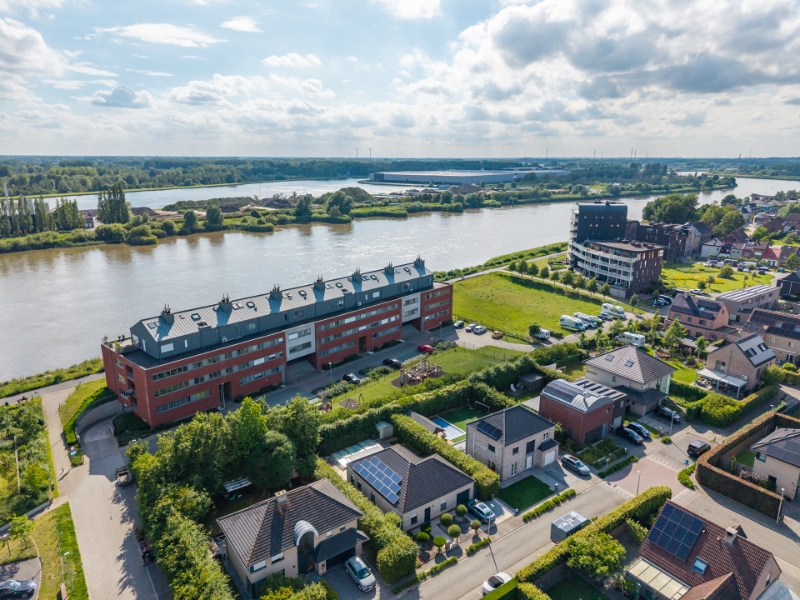Lichtrijk APP op 1eV met 2 SLK, garage en terras met prachtig uitzicht - foto 4