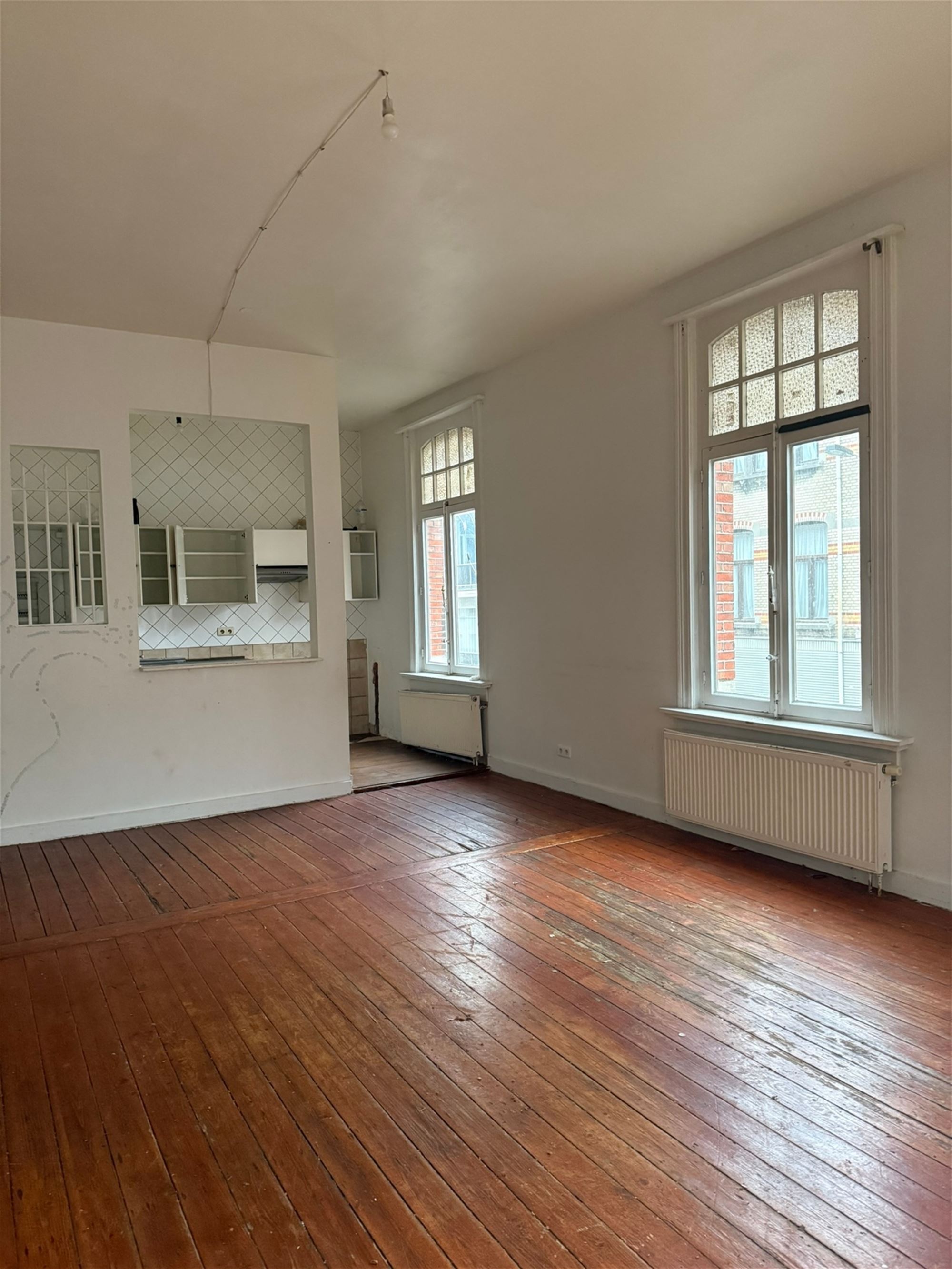 Te renoveren en te vergunnen opbrengsteigendom - foto 4