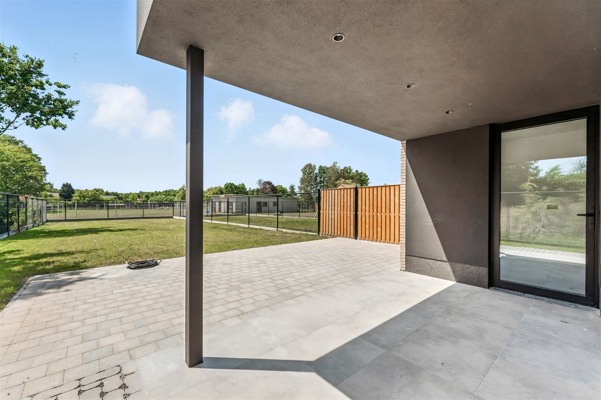 NIEUWBOUWWONING OP UITERST RUSTIGE DOCH CENTRAAL GELEGEN PERCEEL VAN CIRCA 500M² TE BEVERLO - foto 4