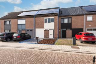 Huurprijs: 1.400 EUR per maandKosten plaatsbeschrijving zijn 50/50 te betalen door huurder en verhuurderHuurwaarborg = 3 maanden huurBeschikbaar:...